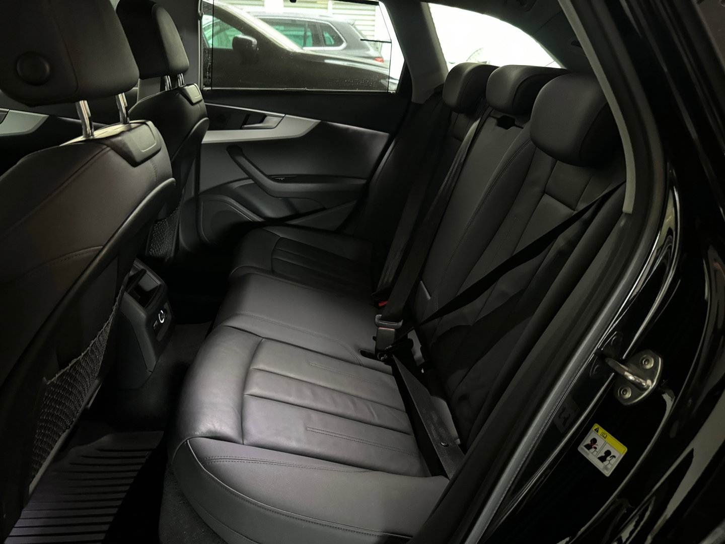 Audi A4 AVANT 35 TFSI Launch edition Sport Leer|Keyless|Carplay
