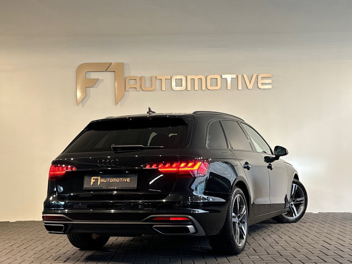 Audi A4 AVANT 35 TFSI Launch edition Sport Leer|Keyless|Carplay