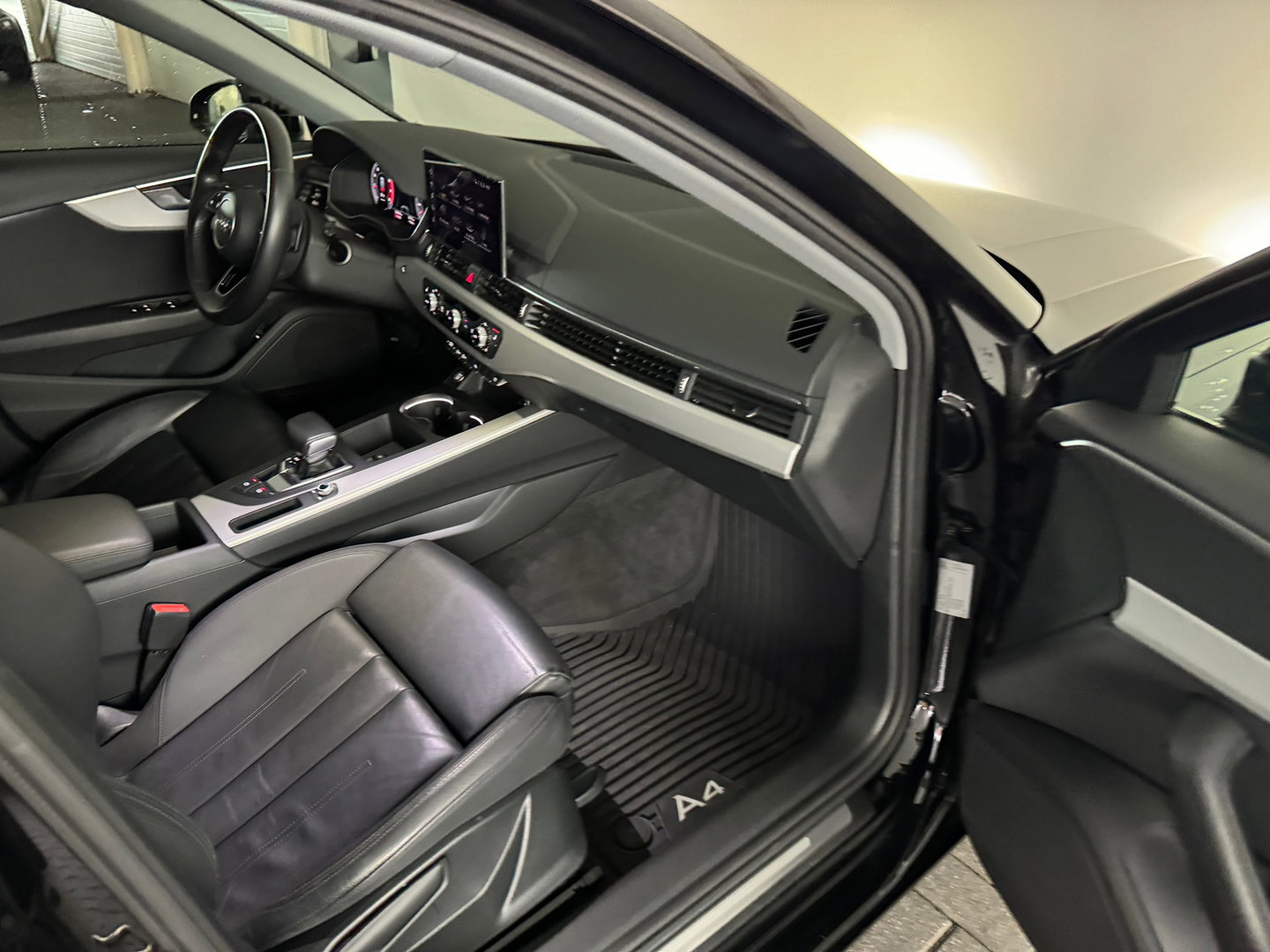 Audi A4 AVANT 35 TFSI Launch edition Sport Leer|Keyless|Carplay