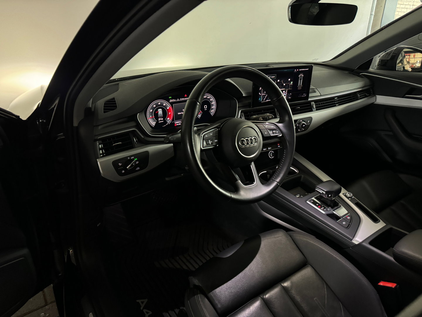 Audi A4 AVANT 35 TFSI Launch edition Sport Leer|Keyless|Carplay