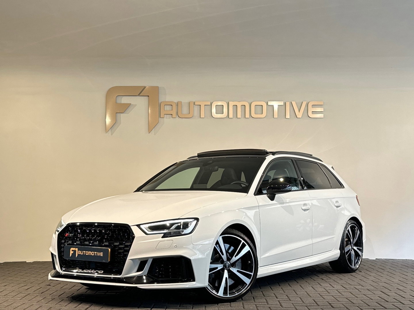 Audi RS3 Sportback 2.5 TFSI quattro Pano|Keyless|B&O|RS Seat|Camera