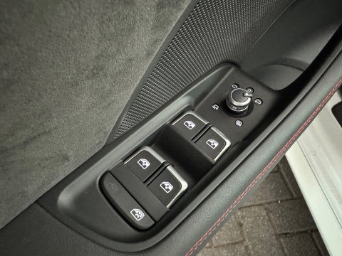 Audi RS3 Sportback 2.5 TFSI quattro Pano|Keyless|B&O|RS Seat|Camera