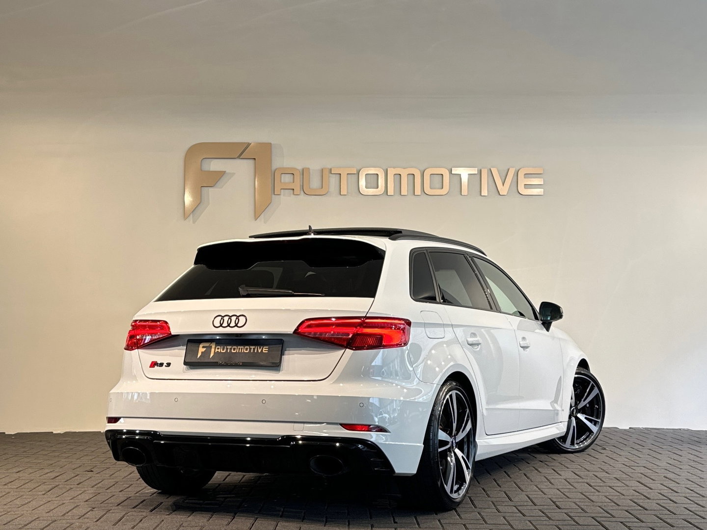 Audi RS3 Sportback 2.5 TFSI quattro Pano|Keyless|B&O|RS Seat|Camera