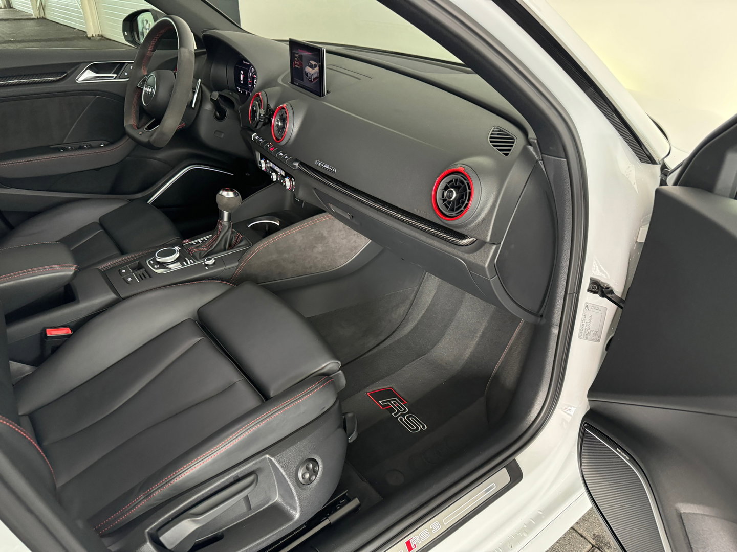 Audi RS3 Sportback 2.5 TFSI quattro Pano|Keyless|B&O|RS Seat|Camera