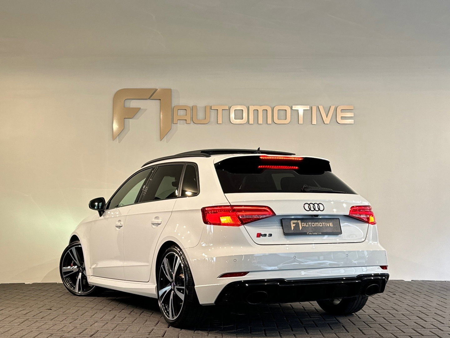Audi RS3 Sportback 2.5 TFSI quattro Pano|Keyless|B&O|RS Seat|Camera