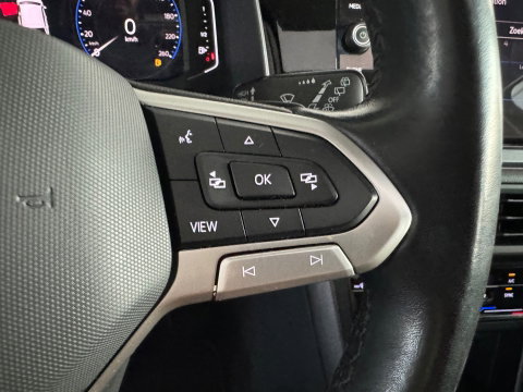 Volkswagen Polo 1.0 TSI Style Pano|IQ|Camera|CarPlay|Lane Assist