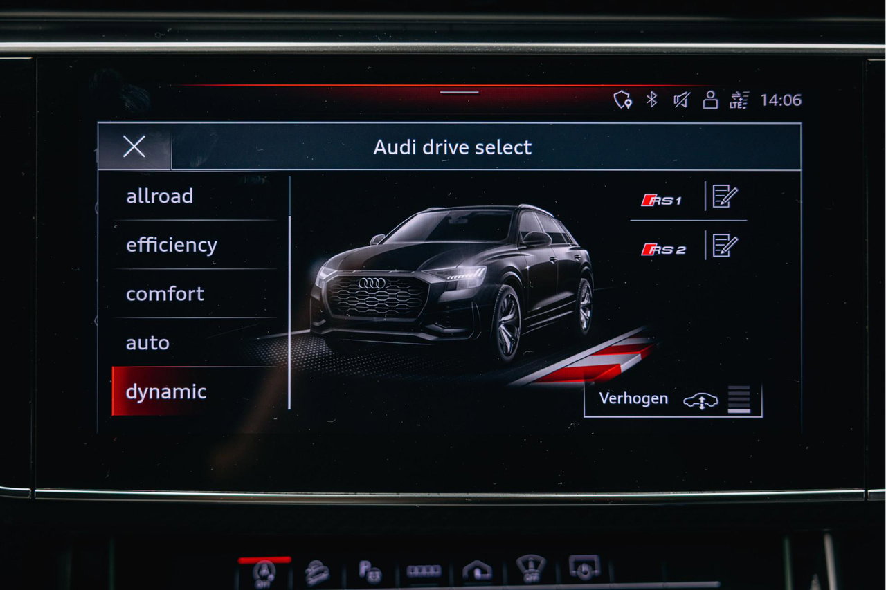 Audi RSQ8