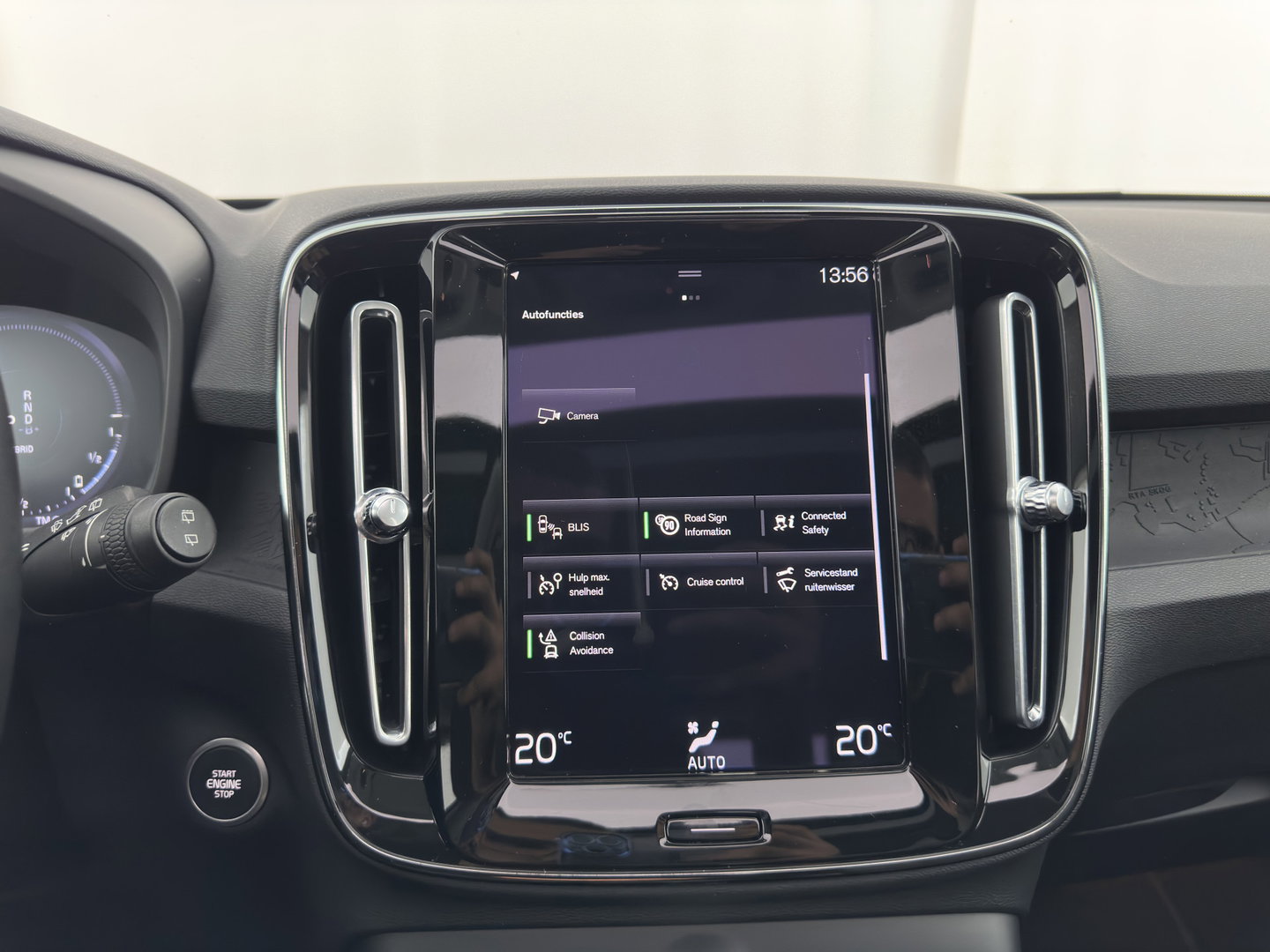 Volvo XC40 1.5 T4 Recharge R-Design Expression (Plug-in) (INCL-BTW)  Aut. *PANO | DIGI-COCKPIT | HARMAN/KARDON | BLINDSPOT | KEYLESS | DAB | SPORTSEATS | FULL-LED | NAVI-FULLMAP | CAMERA | ECC | TOWBAR | 18'' ALU*