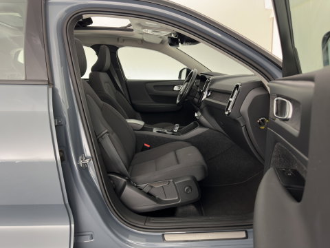 Volvo XC40 1.5 T4 Recharge R-Design Expression (Plug-in) (INCL-BTW)  Aut. *PANO | DIGI-COCKPIT | HARMAN/KARDON | BLINDSPOT | KEYLESS | DAB | SPORTSEATS | FULL-LED | NAVI-FULLMAP | CAMERA | ECC | TOWBAR | 18'' ALU*