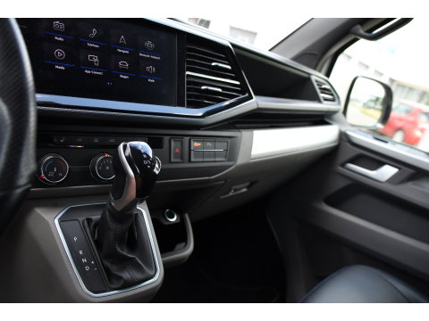 Volkswagen Transporter 2.0 TDI L2H1 28 Bulli Virtual, Camera, Carplay, LED, 150pk, Stoelverwarming, Leder, Automaat, Voorruit verwarming, 2 xStoel, Uniek!