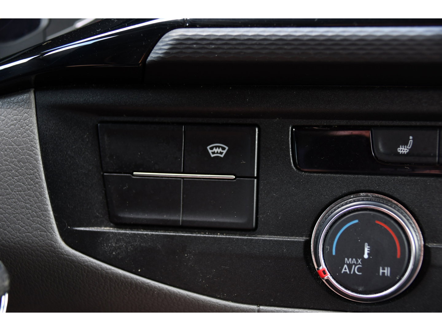 Volkswagen Transporter 2.0 TDI L2H1 28 Bulli Virtual, Camera, Carplay, LED, 150pk, Stoelverwarming, Leder, Automaat, Voorruit verwarming, 2 xStoel, Uniek!