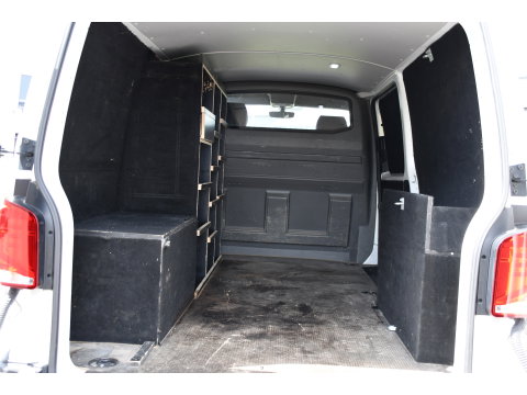 Volkswagen Transporter 2.0 TDI L2H1 28 Bulli Virtual, Camera, Carplay, LED, 150pk, Stoelverwarming, Leder, Automaat, Voorruit verwarming, 2 xStoel, Uniek!