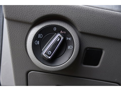 Volkswagen Transporter 2.0 TDI L2H1 28 Bulli Virtual, Camera, Carplay, LED, 150pk, Stoelverwarming, Leder, Automaat, Voorruit verwarming, 2 xStoel, Uniek!