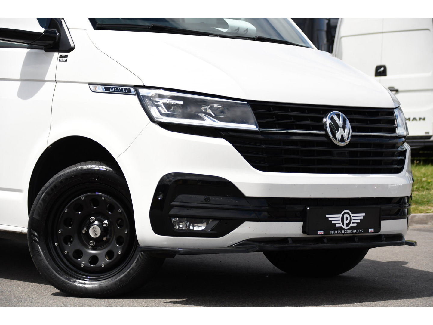Volkswagen Transporter 2.0 TDI L2H1 28 Bulli Virtual, Camera, Carplay, LED, 150pk, Stoelverwarming, Leder, Automaat, Voorruit verwarming, 2 xStoel, Uniek!