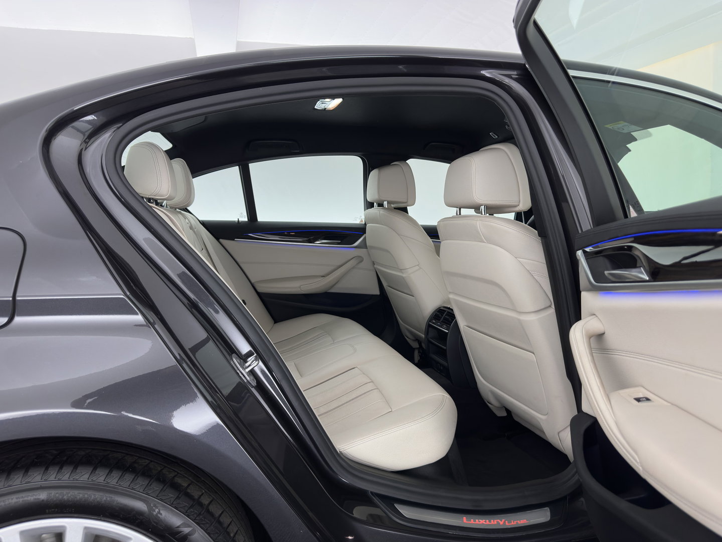 BMW 5 Serie 520d High Executive Luxury-Line Aut. *LEDER | FULL-LED | MEMORY-PACK | DIGI-COCKPIT | HEATED-COMFORTSEATS | AMBIENTLIGHT | NAVI-FULLMAP | ECC | PDC | CRUISE | 18''ALU*