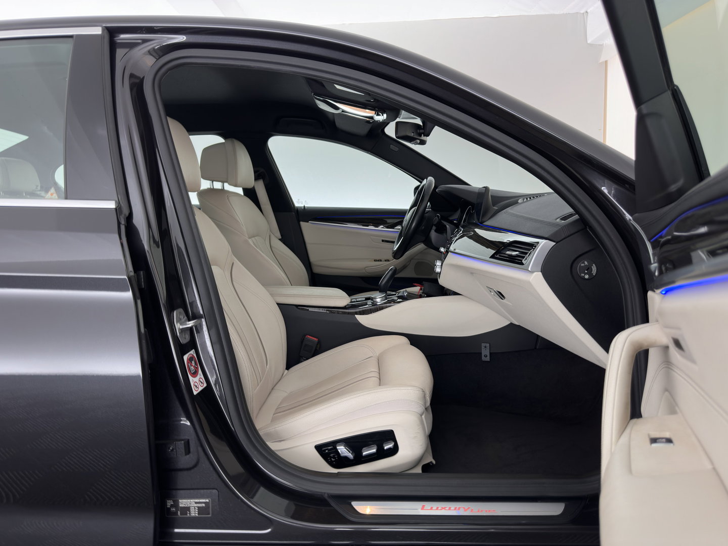 BMW 5 Serie 520d High Executive Luxury-Line Aut. *LEDER | FULL-LED | MEMORY-PACK | DIGI-COCKPIT | HEATED-COMFORTSEATS | AMBIENTLIGHT | NAVI-FULLMAP | ECC | PDC | CRUISE | 18''ALU*