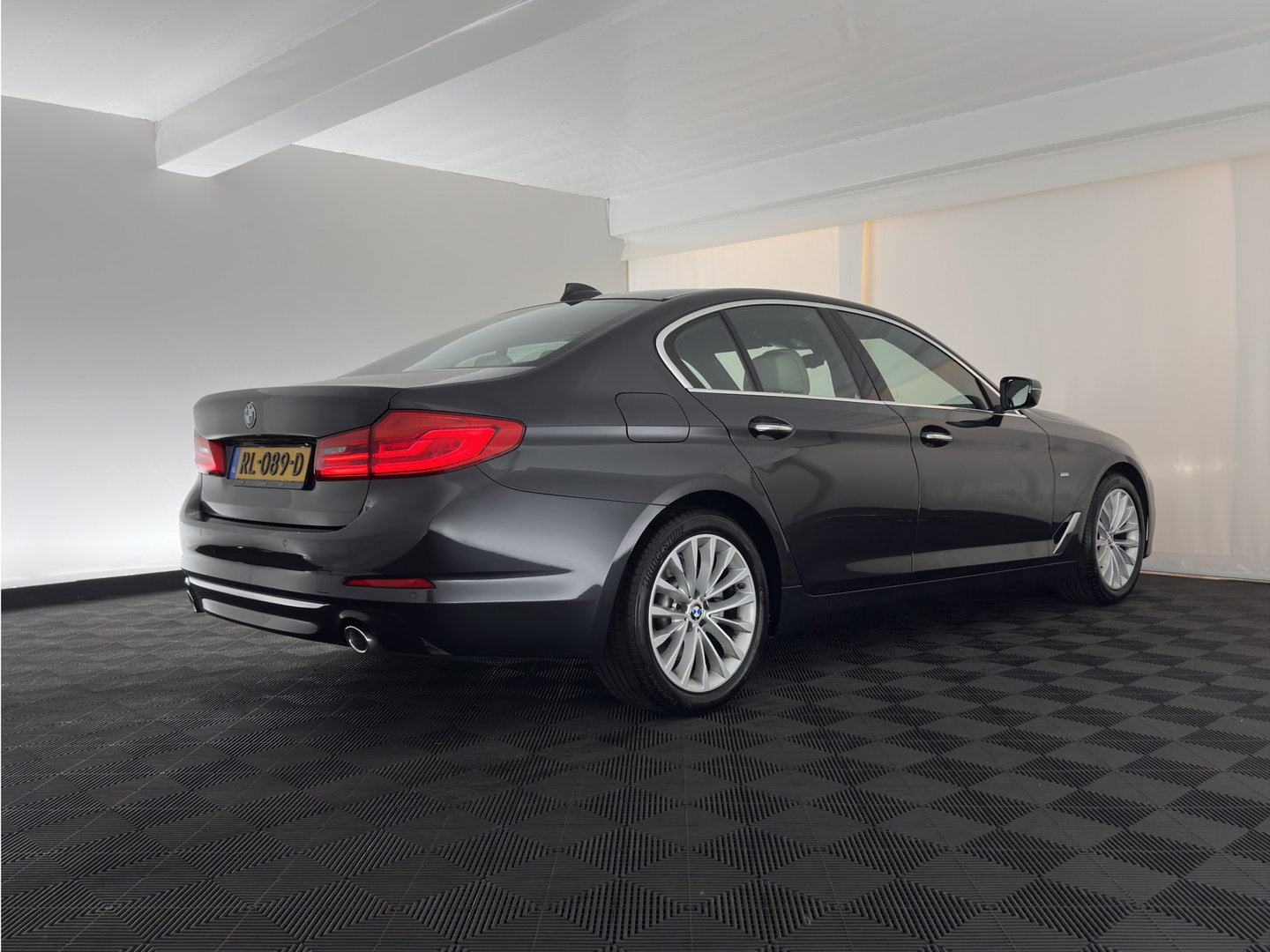 BMW 5 Serie 520d High Executive Luxury-Line Aut. *LEDER | FULL-LED | MEMORY-PACK | DIGI-COCKPIT | HEATED-COMFORTSEATS | AMBIENTLIGHT | NAVI-FULLMAP | ECC | PDC | CRUISE | 18''ALU*