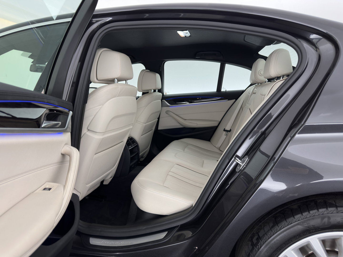 BMW 5 Serie 520d High Executive Luxury-Line Aut. *LEDER | FULL-LED | MEMORY-PACK | DIGI-COCKPIT | HEATED-COMFORTSEATS | AMBIENTLIGHT | NAVI-FULLMAP | ECC | PDC | CRUISE | 18''ALU*