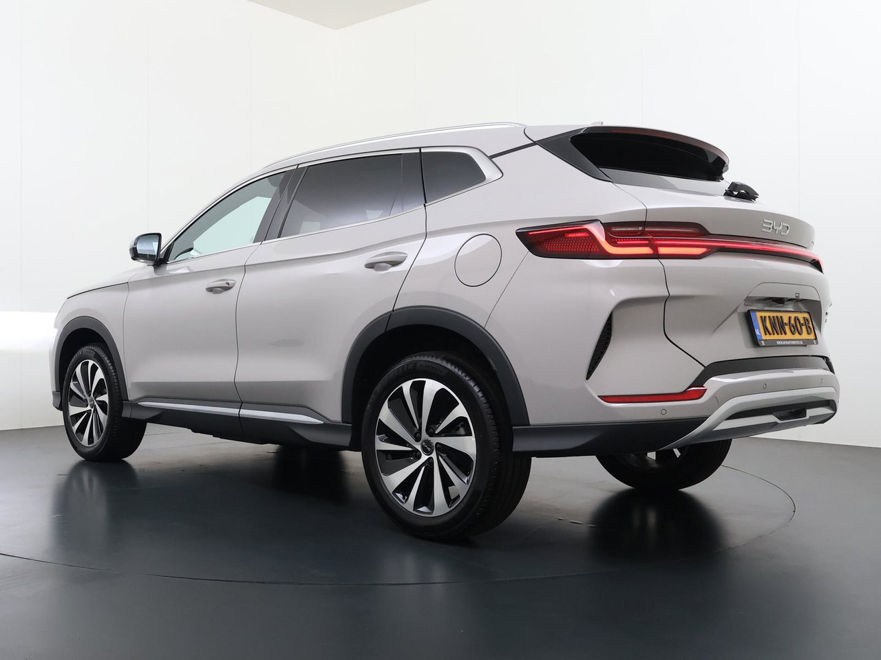 BYD SEAL U