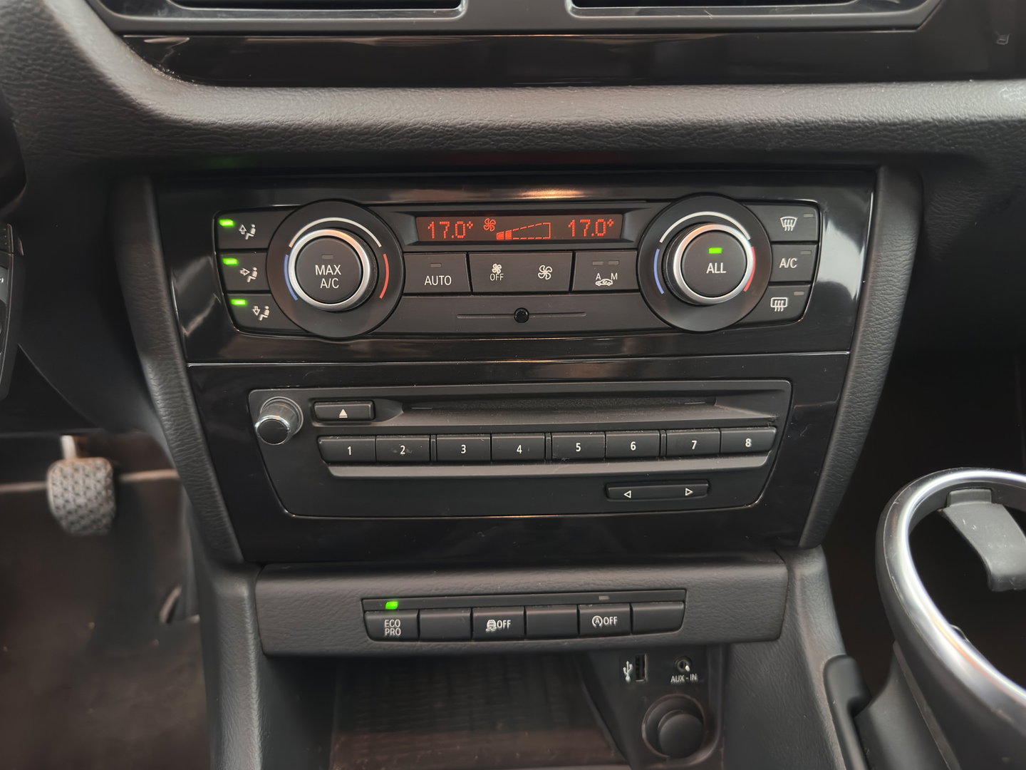 BMW X1 sDrive20d EfficientDynamics Upgrade Edition *LEATHER | XENON | NAVI-FULLMAP | COMFORT-SEATS | ECC | PDC | CRUISE | 17''ALU | TOWBAR*