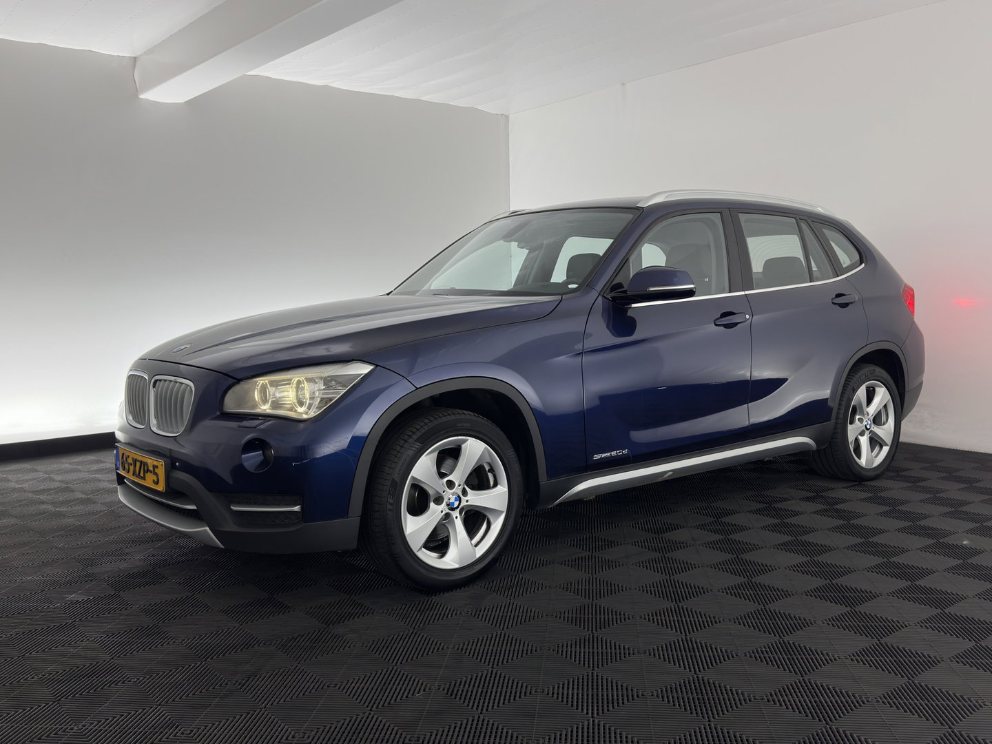BMW X1 sDrive20d EfficientDynamics Upgrade Edition *LEATHER | XENON | NAVI-FULLMAP | COMFORT-SEATS | ECC | PDC | CRUISE | 17''ALU | TOWBAR*