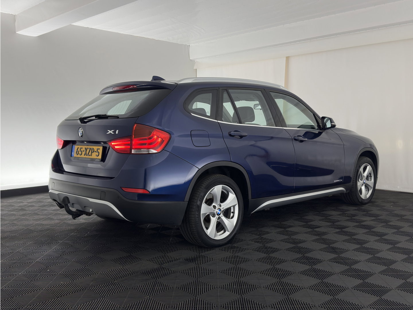 BMW X1 sDrive20d EfficientDynamics Upgrade Edition *LEATHER | XENON | NAVI-FULLMAP | COMFORT-SEATS | ECC | PDC | CRUISE | 17''ALU | TOWBAR*
