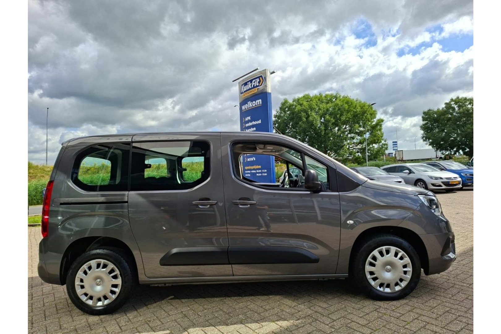 Opel Combo Life 1.2TURBO AUTOMAAT 130PK AIRCO NAVI PDC-CAMERA 5ZITPL