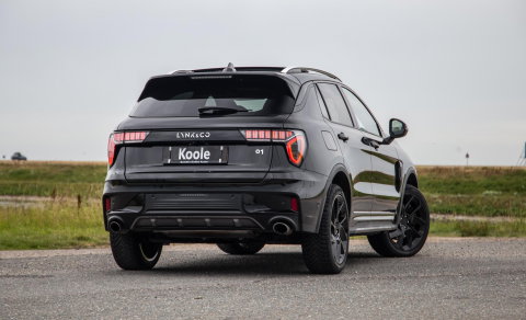 Lynk & Co 01 1.5 BLACK LINE / PANORAMA DAK / 360 CAMERA / CARPLAY / STOELVERWARMING