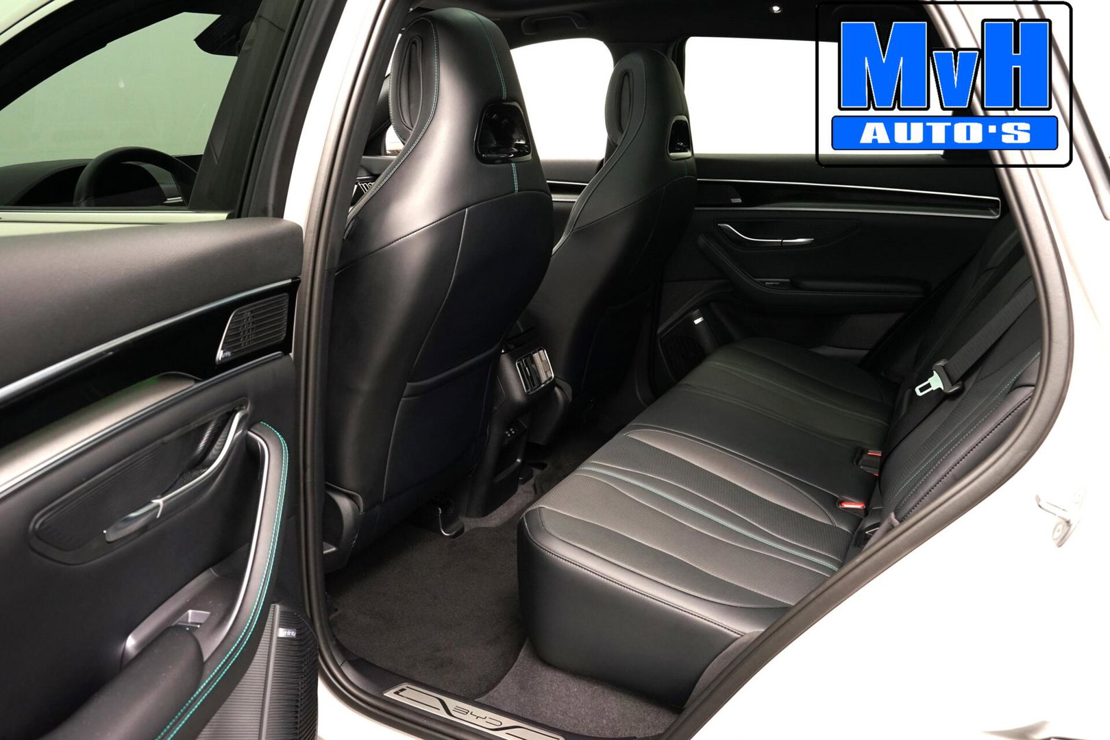 BYD SEAL U 1.5 DM-i FWD Boost|BOMVOL!|PANO|360°|HEAD-UP|NAP|SOH102%