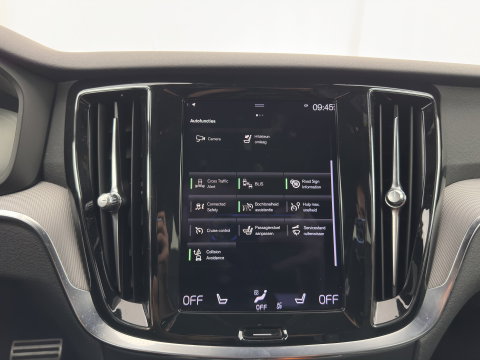 Volvo V60 2.0 T8 Recharge AWD R-Design Black-Line {SoH-99%} (Plug-in) (INCL-BTW) Aut. *LEATHER-FABRIC | FULL-LED | MEMORY-PACK | HARMAN/KARDON | DIGI-COCKPIT | HEATED-SPORTSEATS | KEYLESS | DAB+ | NAVI-FULLMAP | PDC | CRUISE | HEAD-UP | TOWBAR | 19''
