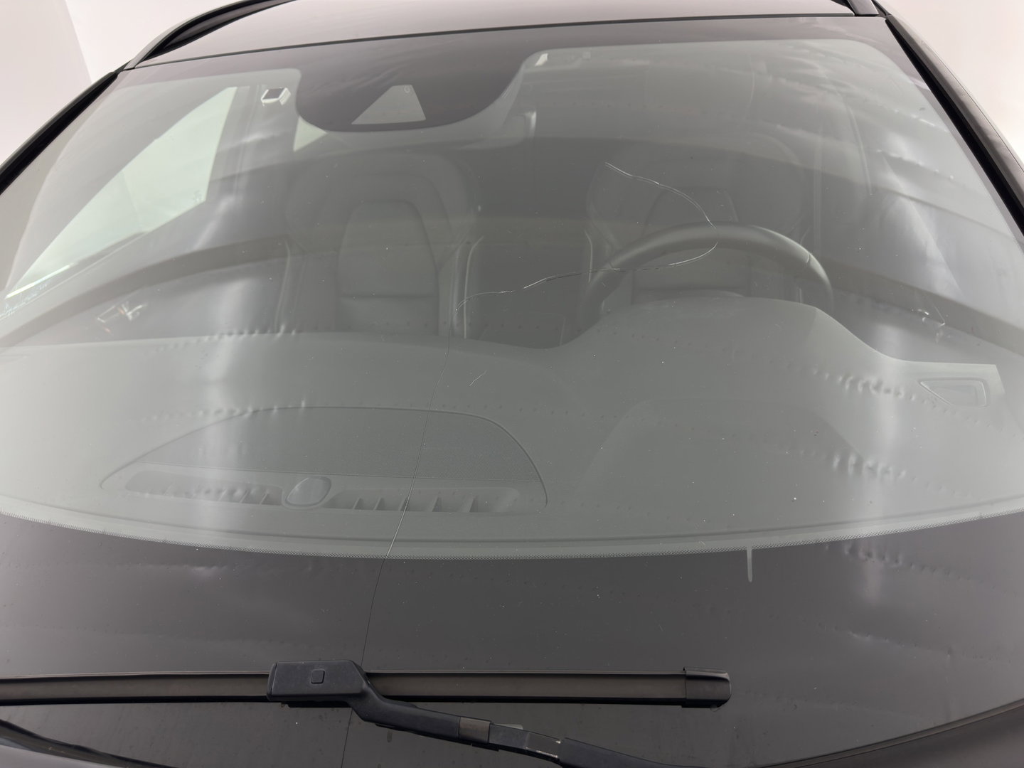 Volvo V60 2.0 T8 Recharge AWD R-Design Black-Line {SoH-99%} (Plug-in) (INCL-BTW) Aut. *LEATHER-FABRIC | FULL-LED | MEMORY-PACK | HARMAN/KARDON | DIGI-COCKPIT | HEATED-SPORTSEATS | KEYLESS | DAB+ | NAVI-FULLMAP | PDC | CRUISE | HEAD-UP | TOWBAR | 19''