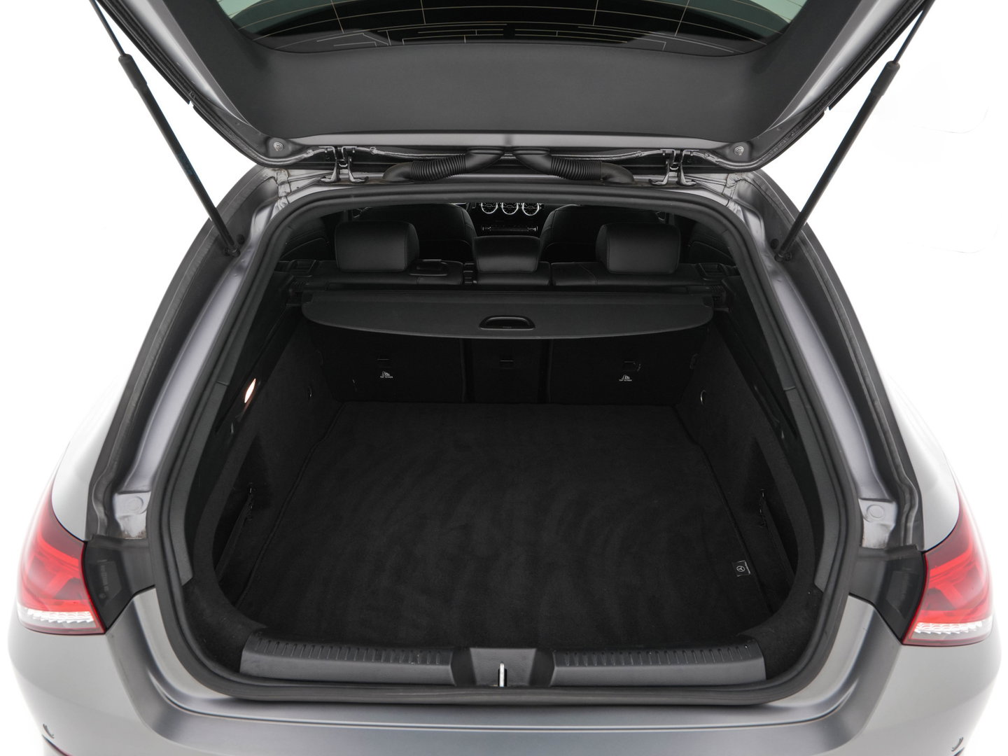 Mercedes-Benz CLA-Klasse Shooting Brake 200 Luxury Line (INCL.BTW) Aut. *ADAPTIVE-CRUISE | LEATHER | FULL-LED | HEATED-COMFORTSEATS | WIDESCREEN-COCKPIT | CAMERA | NAVI-FULLMAP | SHIFTPADDLES | PRIVACY-GLASS | DAB | AMBIENT-LIGHT | 18''ALU | TOWBA