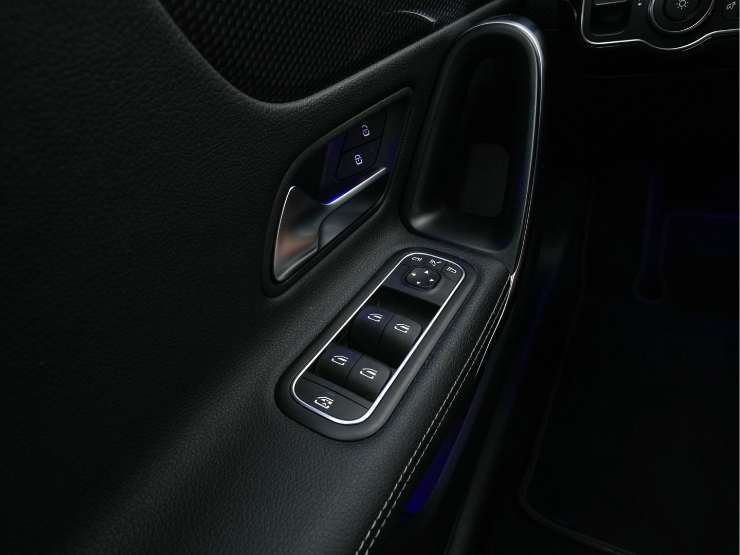 Mercedes-Benz CLA-Klasse Shooting Brake 200 Luxury Line (INCL.BTW) Aut. *ADAPTIVE-CRUISE | LEATHER | FULL-LED | HEATED-COMFORTSEATS | WIDESCREEN-COCKPIT | CAMERA | NAVI-FULLMAP | SHIFTPADDLES | PRIVACY-GLASS | DAB | AMBIENT-LIGHT | 18''ALU | TOWBA