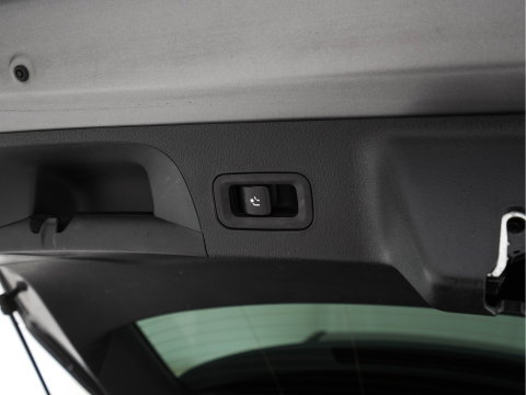 Mercedes-Benz CLA-Klasse Shooting Brake 200 Luxury Line (INCL.BTW) Aut. *ADAPTIVE-CRUISE | LEATHER | FULL-LED | HEATED-COMFORTSEATS | WIDESCREEN-COCKPIT | CAMERA | NAVI-FULLMAP | SHIFTPADDLES | PRIVACY-GLASS | DAB | AMBIENT-LIGHT | 18''ALU | TOWBA