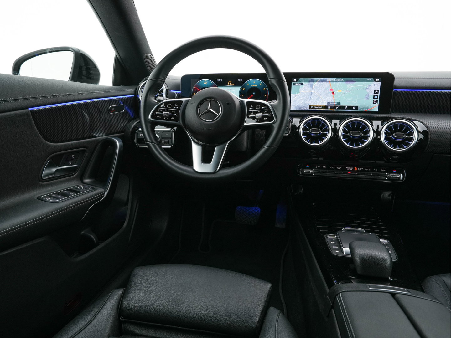Mercedes-Benz CLA-Klasse Shooting Brake 200 Luxury Line (INCL.BTW) Aut. *ADAPTIVE-CRUISE | LEATHER | FULL-LED | HEATED-COMFORTSEATS | WIDESCREEN-COCKPIT | CAMERA | NAVI-FULLMAP | SHIFTPADDLES | PRIVACY-GLASS | DAB | AMBIENT-LIGHT | 18''ALU | TOWBA