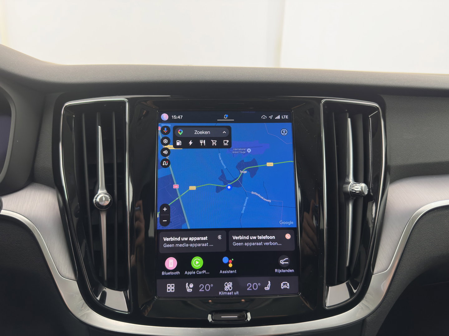 Volvo V60 2.0 T6 Plug-in hybrid AWD Core Bright Aut. (INCL.BTW) *FULL-LED | DIGI-COCKPIT | HEATED-COMFORTSEATS | KEYLESS | DAB | PRIVACY-GLASS | CARPLAY | NAVI-FULLMAP | TOWBAR | 18''ALU*
