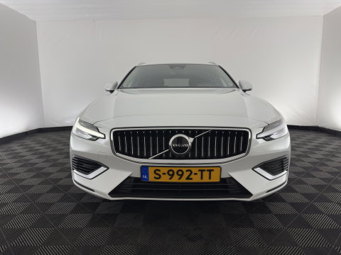 Volvo V60 2.0 T6 Plug-in hybrid AWD Core Bright Aut. (INCL.BTW) *FULL-LED | DIGI-COCKPIT | HEATED-COMFORTSEATS | KEYLESS | DAB | PRIVACY-GLASS | CARPLAY | NAVI-FULLMAP | TOWBAR | 18''ALU*
