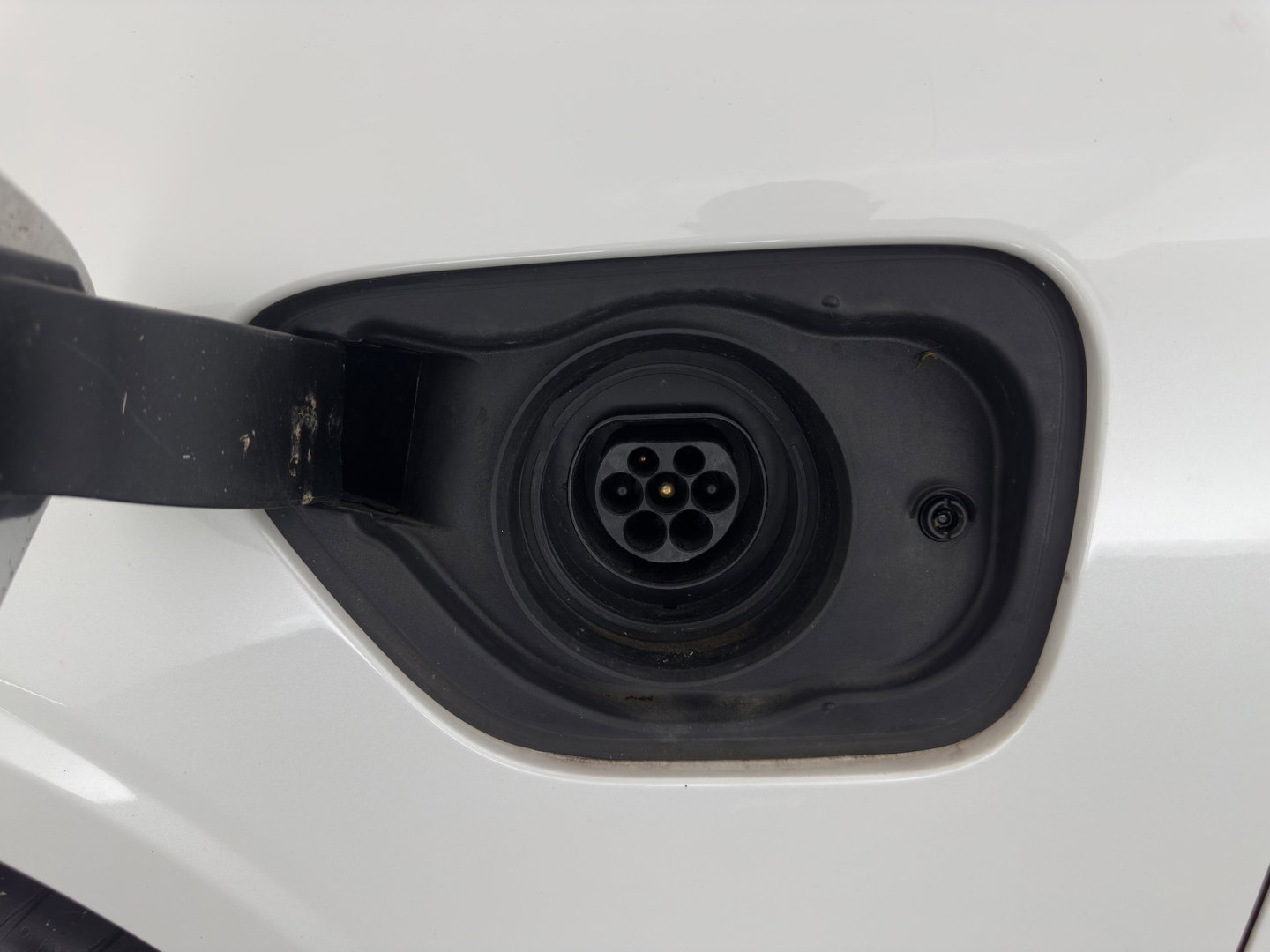 Volvo V60 2.0 T6 Plug-in hybrid AWD Core Bright Aut. (INCL.BTW) *FULL-LED | DIGI-COCKPIT | HEATED-COMFORTSEATS | KEYLESS | DAB | PRIVACY-GLASS | CARPLAY | NAVI-FULLMAP | TOWBAR | 18''ALU*