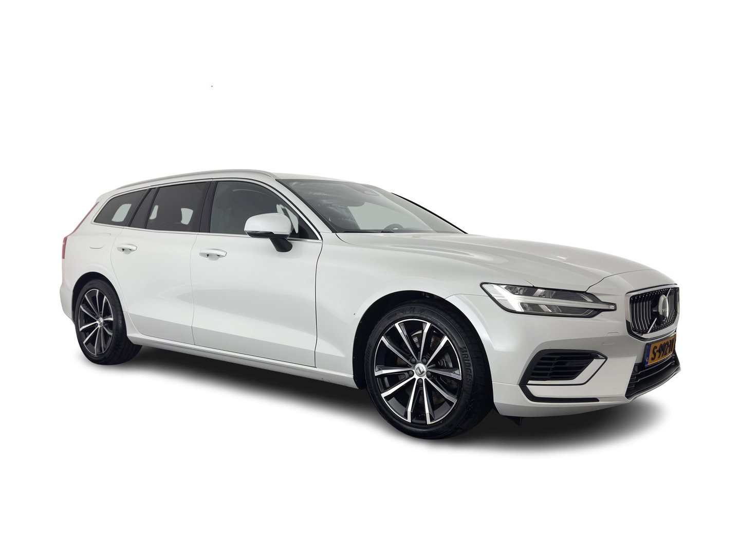 Volvo V60 2.0 T6 Plug-in hybrid AWD Core Bright Aut. (INCL.BTW) *FULL-LED | DIGI-COCKPIT | HEATED-COMFORTSEATS | KEYLESS | DAB | PRIVACY-GLASS | CARPLAY | NAVI-FULLMAP | TOWBAR | 18''ALU*