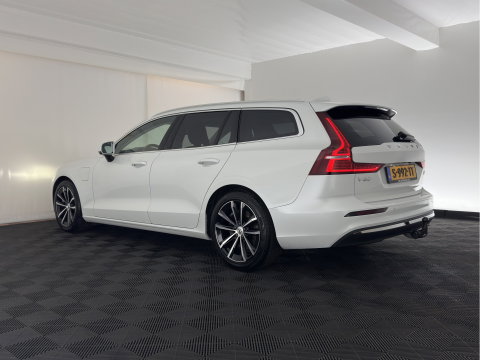Volvo V60 2.0 T6 Plug-in hybrid AWD Core Bright Aut. (INCL.BTW) *FULL-LED | DIGI-COCKPIT | HEATED-COMFORTSEATS | KEYLESS | DAB | PRIVACY-GLASS | CARPLAY | NAVI-FULLMAP | TOWBAR | 18''ALU*