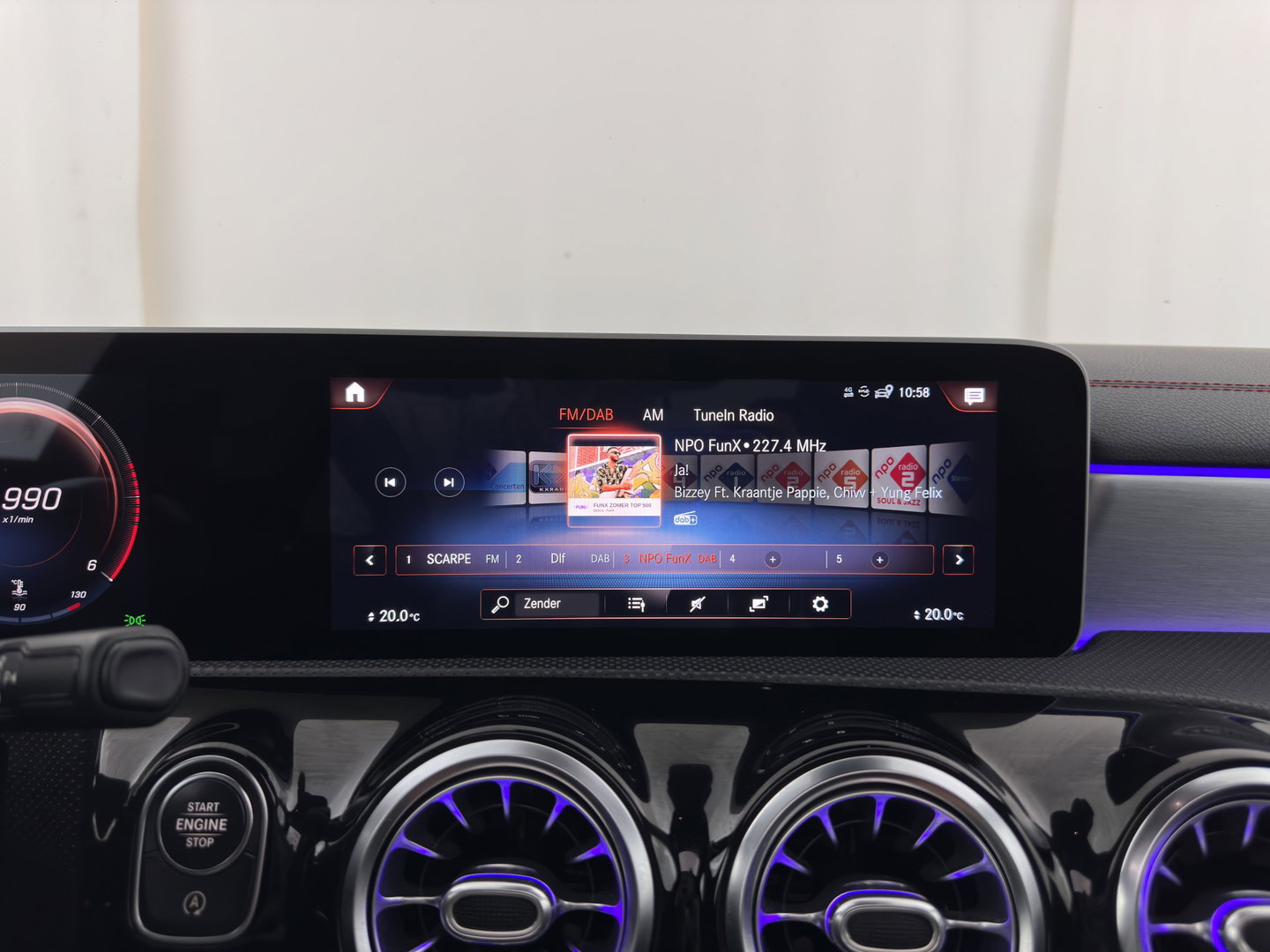 Mercedes-Benz CLA-Klasse 180 d Premium Plus (INCL-BTW) Aut. *PANO | LEATHER-MICROFIBRE | FULL-LED  | AMBIENTLIGHT | HEATED-SPORTSEATS | WIDESCREEN-COCKPIT | DAB+ | NAVI-FULLMAP | CAMERA | PRIVACYGLASS | 19''ALU*
