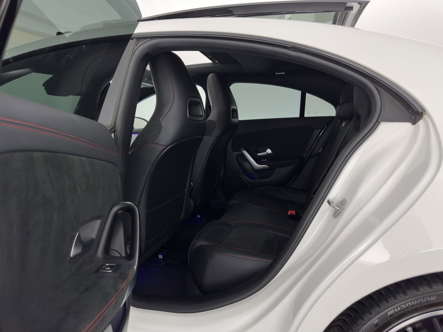 Mercedes-Benz CLA-Klasse 180 d Premium Plus (INCL-BTW) Aut. *PANO | LEATHER-MICROFIBRE | FULL-LED  | AMBIENTLIGHT | HEATED-SPORTSEATS | WIDESCREEN-COCKPIT | DAB+ | NAVI-FULLMAP | CAMERA | PRIVACYGLASS | 19''ALU*