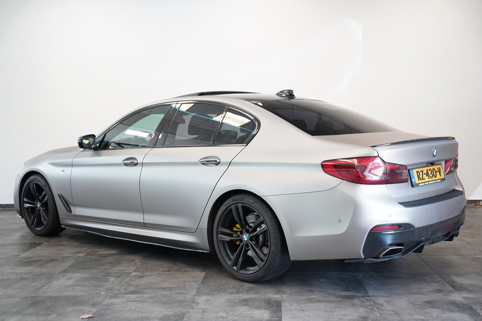 BMW 5 Serie 520i High Executive M-Sport  Wrapped Schuif/kantel-dak Leder