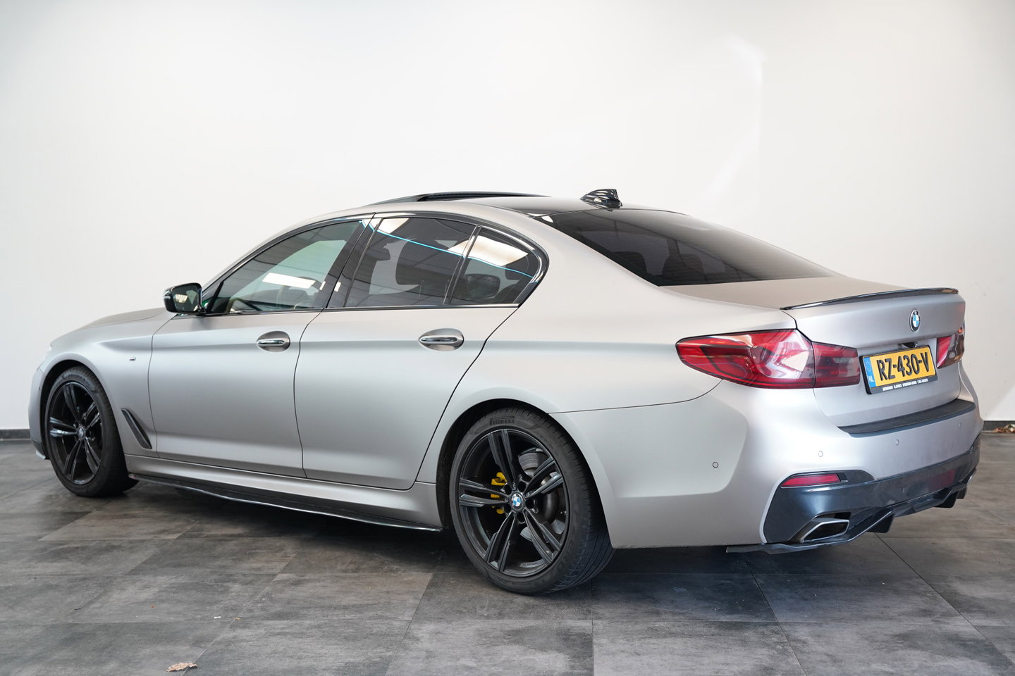 BMW 5 Serie 520i High Executive M-Sport  Wrapped Schuif/kantel-dak Leder