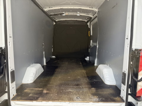 Ford Transit 350 2.0 TDCI L3H2 Trend RWD / trekhaak 2800 kg ! / vaste prijs rijklaar € 18.950 ex btw / lease vanaf € / airco / cruise / stoelverwarming / camera / euro 6 / bpm vrij