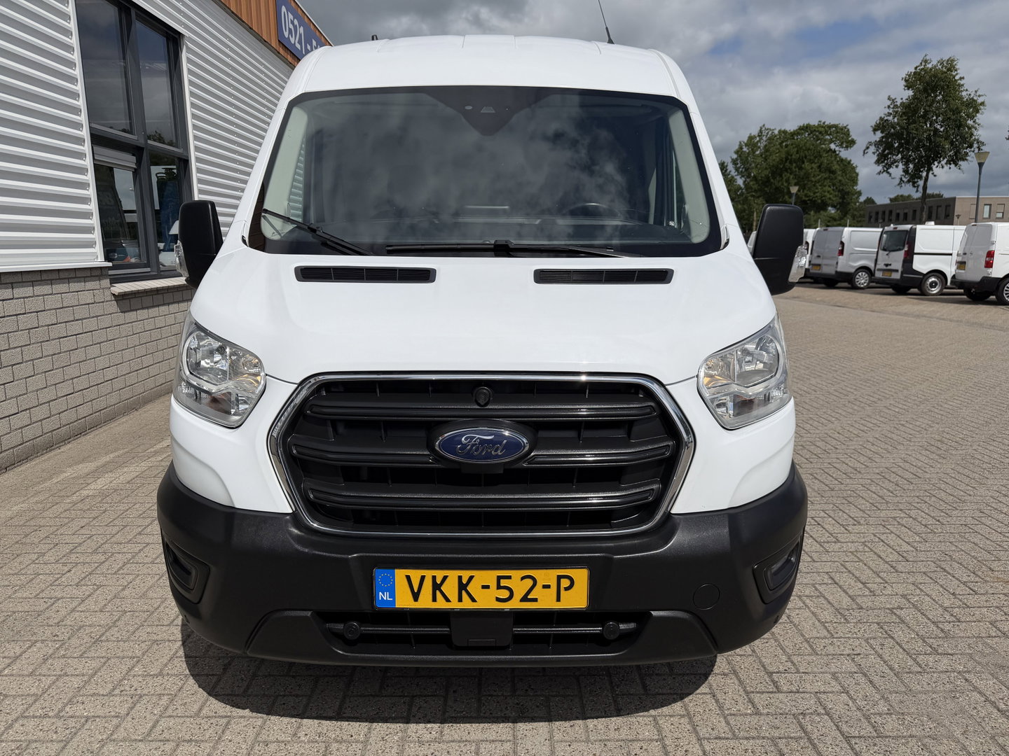 Ford Transit 350 2.0 TDCI L3H2 Trend RWD / trekhaak 2800 kg ! / vaste prijs rijklaar € 18.950 ex btw / lease vanaf € / airco / cruise / stoelverwarming / camera / euro 6 / bpm vrij