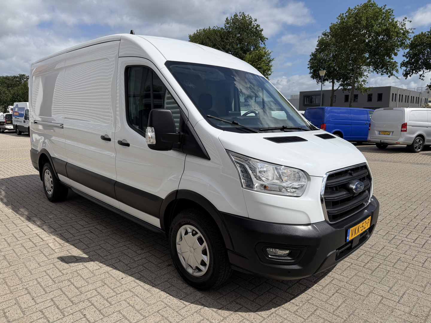 Ford Transit 350 2.0 TDCI L3H2 Trend RWD / trekhaak 2800 kg ! / vaste prijs rijklaar € 18.950 ex btw / lease vanaf € / airco / cruise / stoelverwarming / camera / euro 6 / bpm vrij