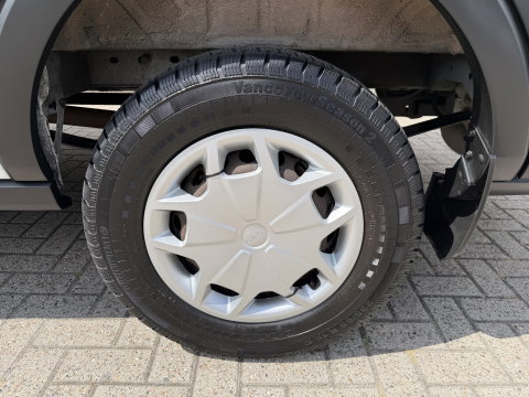 Ford Transit 350 2.0 TDCI L3H2 Trend RWD / trekhaak 2800 kg ! / vaste prijs rijklaar € 18.950 ex btw / lease vanaf € / airco / cruise / stoelverwarming / camera / euro 6 / bpm vrij