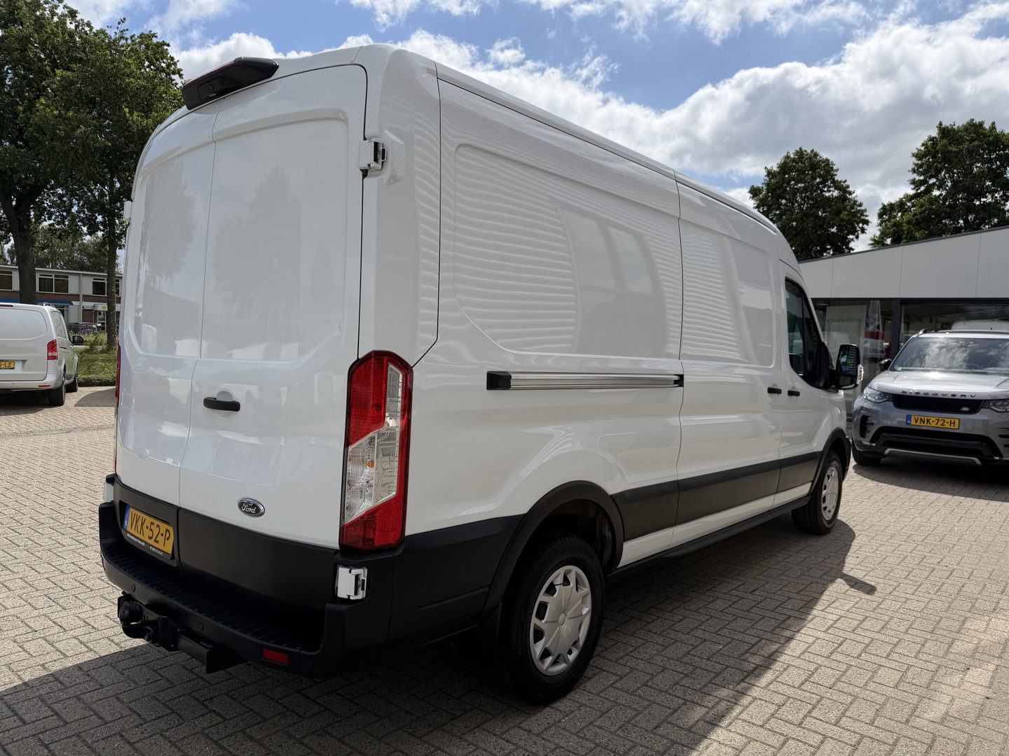 Ford Transit 350 2.0 TDCI L3H2 Trend RWD / trekhaak 2800 kg ! / vaste prijs rijklaar € 18.950 ex btw / lease vanaf € / airco / cruise / stoelverwarming / camera / euro 6 / bpm vrij