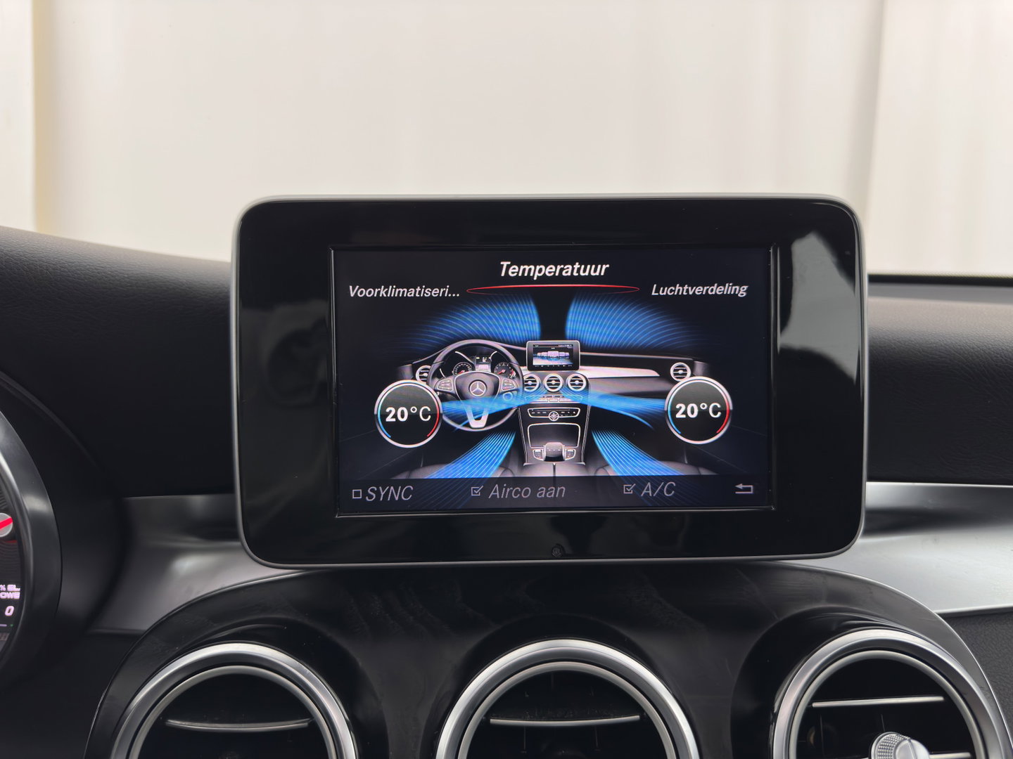 Mercedes-Benz GLC 350e 4MATIC Ambition Aut. *PANO | LEATHER-MICROFIBRE | FULL-LED | NAVI-FULLMAP | CAMERA | BLINDSPOT | HEATED-SPORTSEATS | SHIFTPADDLES | ECC | PDC | CRUISE | 19''ALU*
